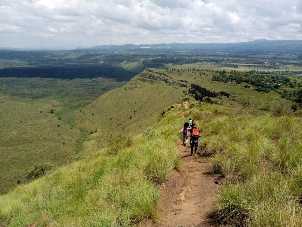 menegai crater hike 2025